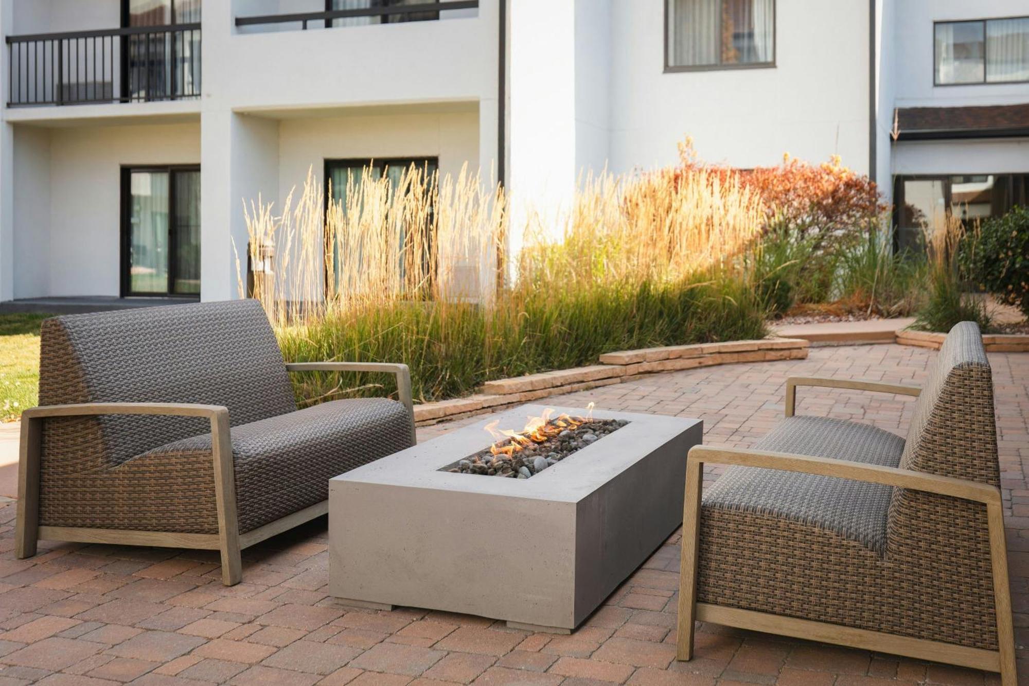 Courtyard By Marriott Denver Central Park Exterior photo