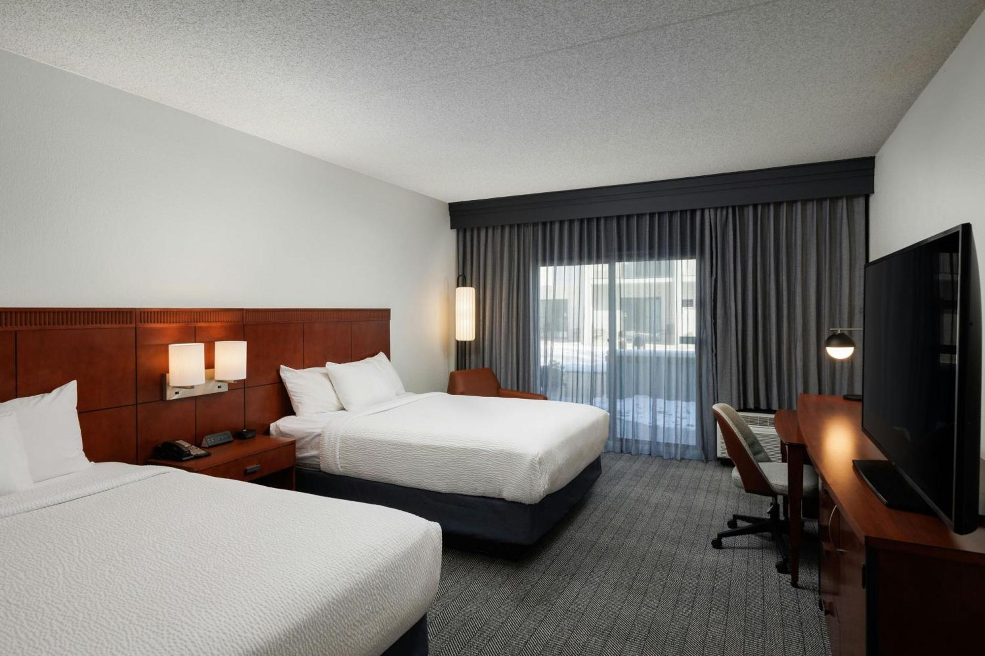Courtyard By Marriott Denver Central Park Exterior photo