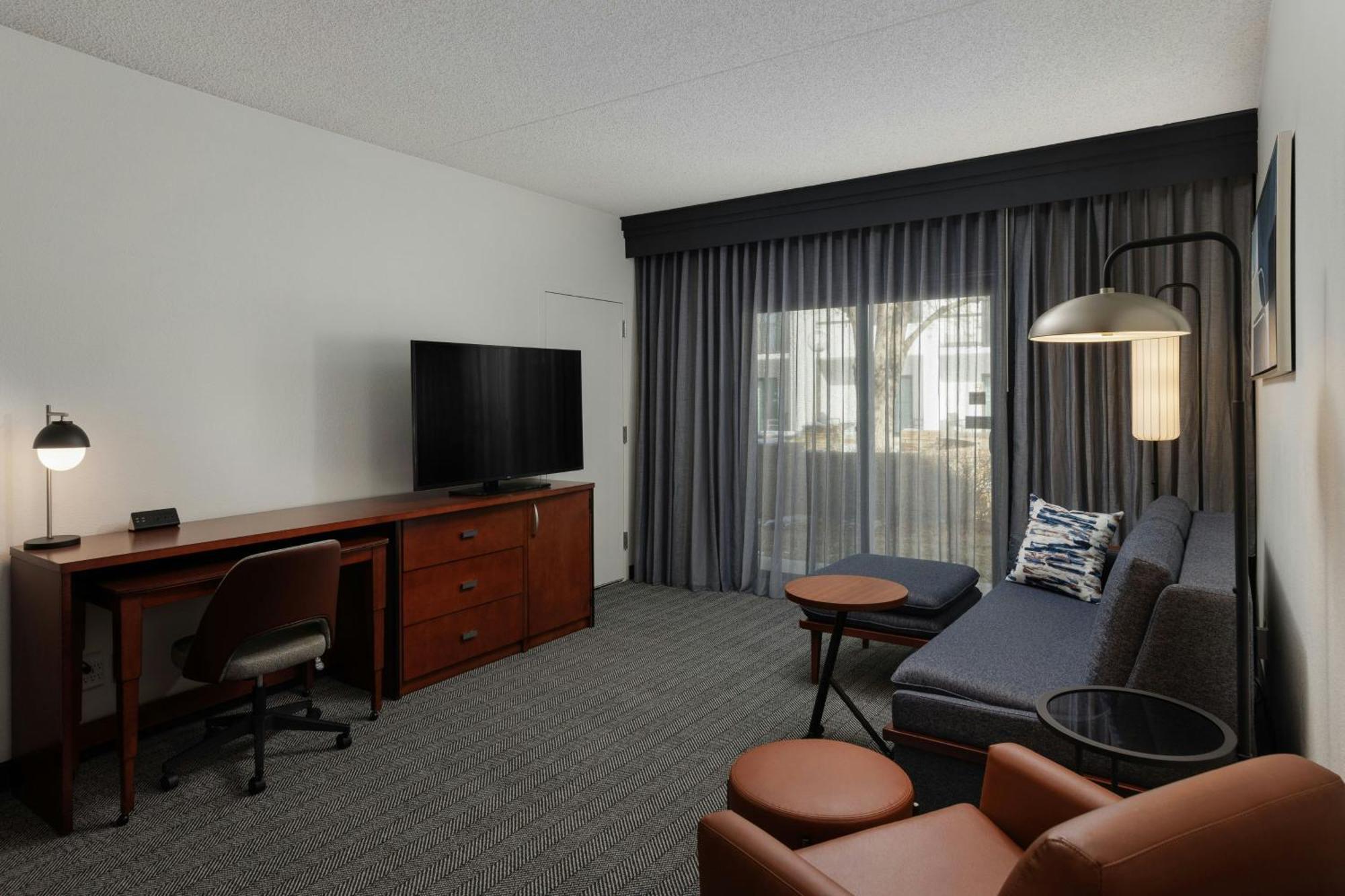 Courtyard By Marriott Denver Central Park Exterior photo
