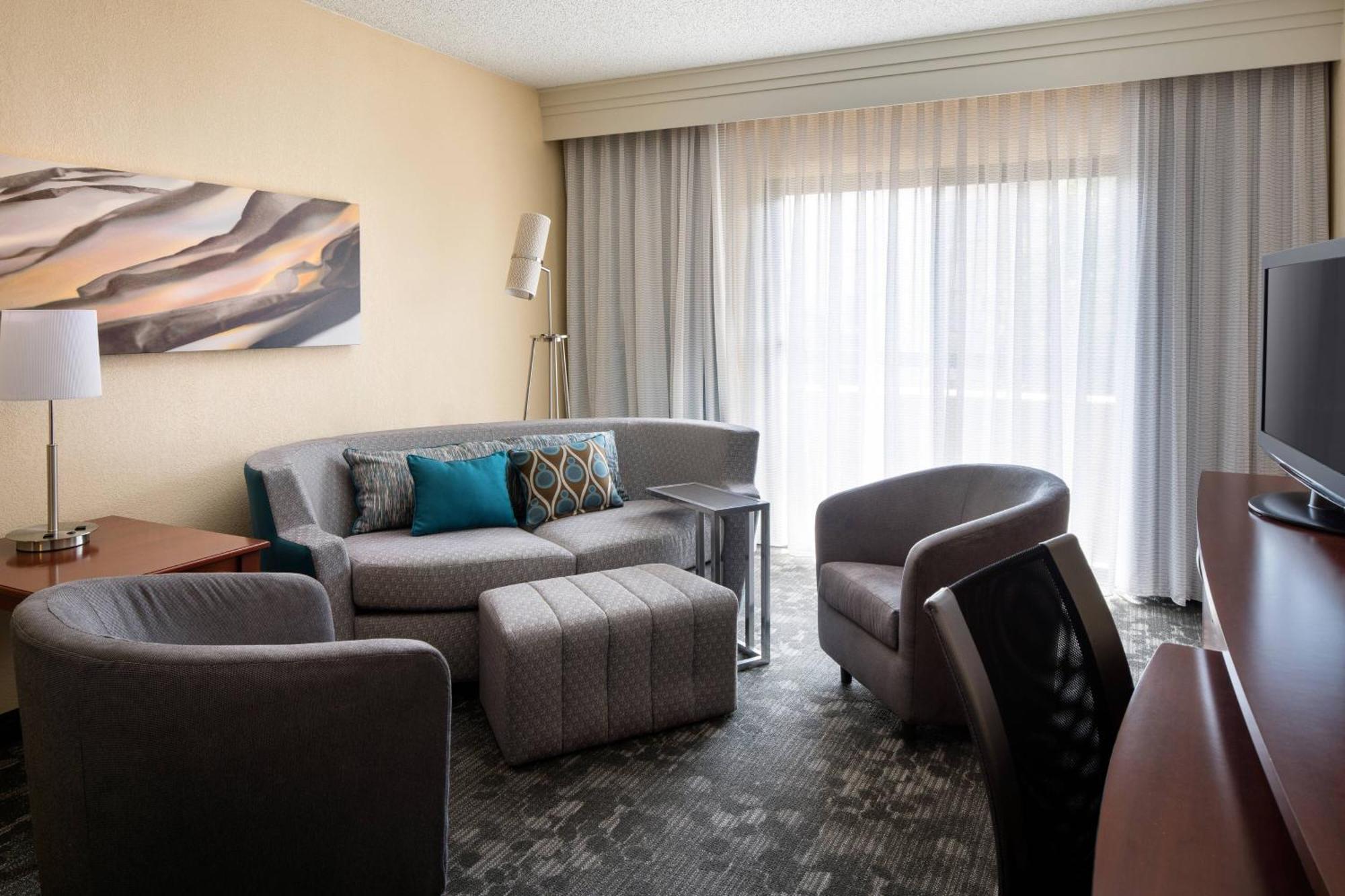 Courtyard By Marriott Denver Central Park Exterior photo